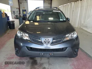 2015 Toyota RAV4 LE z VIN JTMBFREV2FD142982, wystawiony jako Copart lot #65502005 z przebiegiem 52 229 mil mil oraz Szkoda całkowita • Salvage title. Historia ofert i sprzedaży dostępna na DreamBid. Obrazek 5.