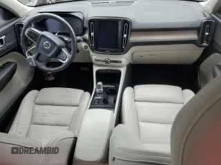 2020 Volvo XC40 Inscription z VIN YV4162UL7L2186709, wystawiony jako Copart lot #74259414 z przebiegiem Nie podano mil oraz Nie do naprawy • Non repairable. Historia ofert i sprzedaży dostępna na DreamBid. Obrazek 8.