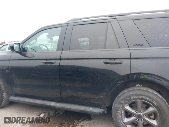 2021 Ford Expedition XL with VIN 1FMJU1FT5MEA84000, listed as a IAAI auction lot 41273172 with 77,049 mi miles. Bid and sale history available at carsss.com. Image 15.