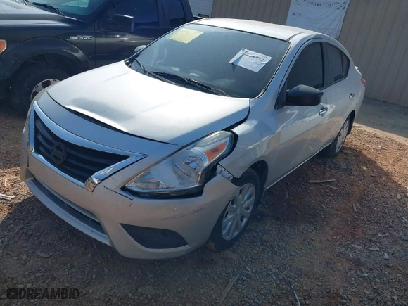 2015 Nissan Versa S Plus with VIN 3N1CN7APXFL831393, listed as a IAAI auction lot 41511732 with 132,270 mi miles. Bid and sale history available at carsss.com. Image 2.