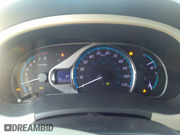 2014 Toyota Sienna XLE with VIN 5TDYK3DC3ES491381, listed as a IAAI auction lot 41803362 with 253,940 mi miles. Bid and sale history available at carsss.com. Image 7.