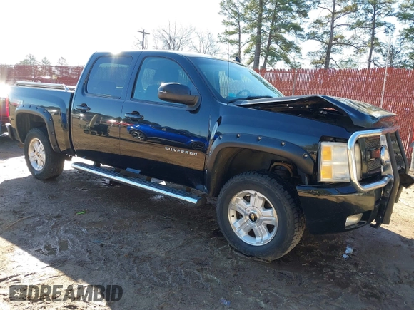2011 Chevrolet Silverado 1500 LT with VIN 3GCPKSE33BG320029, listed as a IAAI auction lot 41805671 with 110,000 mi miles. Bid and sale history available at carsss.com. Image 1.