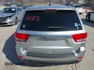 2011 Jeep Grand Cherokee Laredo z VIN 1J4RR4GG3BC589578, wystawiony jako IAAI lot #41804883 z przebiegiem 113 016 mil mil oraz . Historia ofert i sprzedaży dostępna na DreamBid. Obrazek 16.