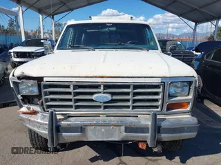 1985 Ford F-250 with VIN 1FTHX2517FKB47375, listed as a IAAI auction lot 41735885 with 89,018 mi miles. Bid and sale history available at carsss.com. Image 12.
