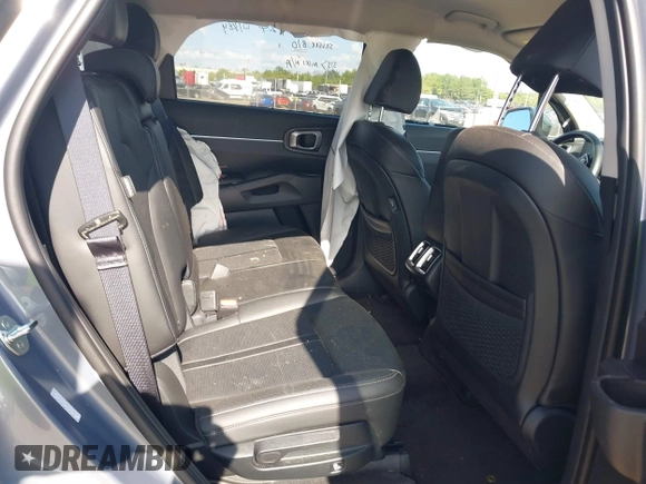 2024 Kia Sorento S z VIN 5XYRL4JC1RG265371, wystawiony jako IAAI lot #40450437 z przebiegiem 14 620 mil mil oraz . Historia ofert i sprzedaży dostępna na DreamBid. Obrazek 8.