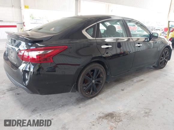 2017 Nissan Altima S z VIN 1N4AL3AP4HC251614, wystawiony jako IAAI lot #42250823 z przebiegiem 177 944 mil mil oraz . Historia ofert i sprzedaży dostępna na DreamBid. Obrazek 4.