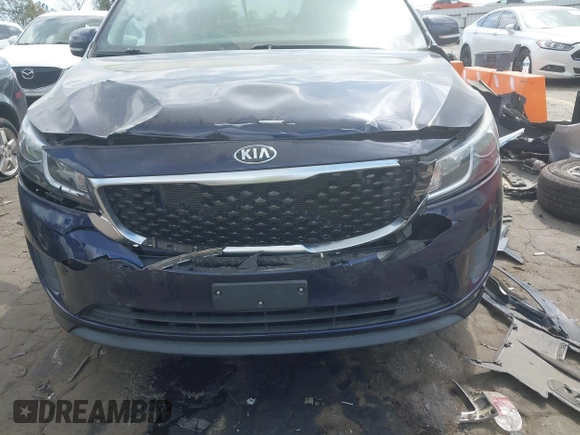 2018 Kia Sedona LX with VIN KNDMB5C16J6424343, listed as a IAAI auction lot 41952305 with 130,439 mi miles. Bid and sale history available at carsss.com. Image 6.