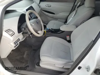 2015 Nissan LEAF S z VIN 1N4AZ0CP4FC302536, wystawiony jako Copart lot #56734025 z przebiegiem 55 940 mil mil oraz Szkoda całkowita • Salvage title. Historia ofert i sprzedaży dostępna na DreamBid. Obrazek 7.