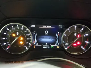 2021 Maserati Levante z VIN ZN661XUA5MX370925, wystawiony jako Copart lot #43057965 z przebiegiem 29 467 mil mil oraz Szkoda całkowita • Salvage title. Historia ofert i sprzedaży dostępna na DreamBid. Obrazek 9.