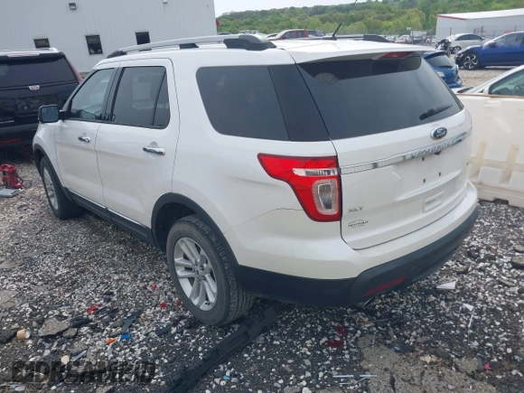 2013 Ford Explorer XLT with VIN 1FM5K7D95DGA16558, listed as a IAAI auction lot 42078683 with 171,538 mi miles and . Bid and sale history available at carsss.com. Image 3.