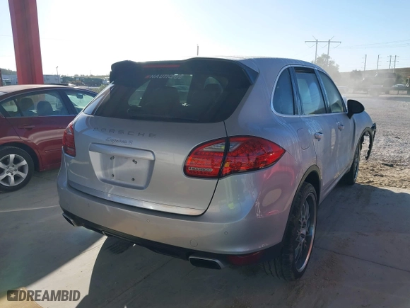 2011 Porsche Cayenne S with VIN WP1AB2A2XBLA44131, listed as a IAAI auction lot 41063172 with 1 mi miles. Bid and sale history available at carsss.com. Image 4.
