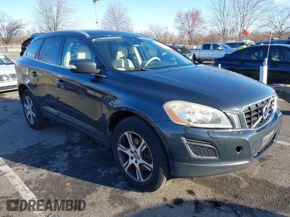 2012 Volvo XC60 3.0L with VIN YV4902DZ9C2309922, listed as a IAAI auction lot 41853170 with 121,325 mi miles. Bid and sale history available at carsss.com. Image 1.