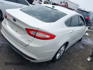 2016 Ford Fusion SE with VIN 1FA6P0HD2G5110225, listed as a IAAI auction lot 42011725 with 133,652 mi miles. Bid and sale history available at carsss.com. Image 4.