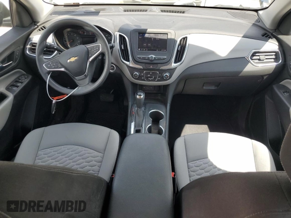 2021 Chevrolet Equinox LS z VIN 3GNAXHEV6MS128087, wystawiony jako Copart lot #55735225 z przebiegiem 24 368 mil mil oraz Szkoda całkowita • Salvage title. Historia ofert i sprzedaży dostępna na DreamBid. Obrazek 8.