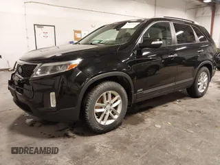 2015 Kia Sorento LX with VIN 5XYKTCA66FG573928, listed as a IAAI auction lot 42017586 with 174,939 mi miles. Bid and sale history available at carsss.com. Image 18.
