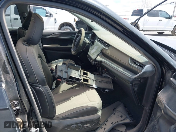 2023 Jeep Grand Cherokee Limited z VIN 1C4RJJBG4P8843652, wystawiony jako IAAI lot #41906826 z przebiegiem 18 006 mil mil oraz . Historia ofert i sprzedaży dostępna na DreamBid. Obrazek 5.