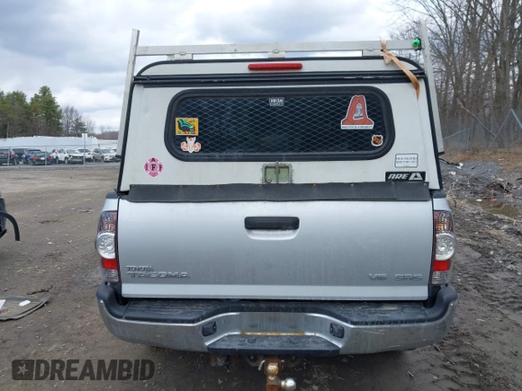 2009 Toyota Tacoma with VIN 5TEUU42N59Z604632, listed as a IAAI auction lot 41892976 with 43,810 mi miles. Bid and sale history available at carsss.com. Image 15.