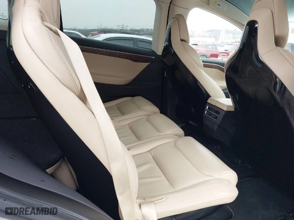 2016 Tesla Model X 70D with VIN 5YJXCAE25GF019550, listed as a IAAI auction lot 41555096 with 47,500 mi miles. Bid and sale history available at carsss.com. Image 8.