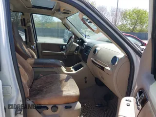 2006 Ford Expedition Eddie Bauer with VIN 1FMFU17566LA65461, listed as a IAAI auction lot 41820755 with 191,177 mi miles. Bid and sale history available at carsss.com. Image 5.