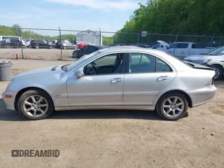 2007 Mercedes-Benz C 280 Luxury z VIN WDBRF92H57F889820, wystawiony jako IAAI lot #42144786 z przebiegiem 147 484 mil mil oraz . Historia ofert i sprzedaży dostępna na DreamBid. Obrazek 14.