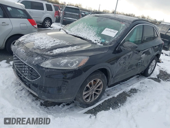 2020 Ford Escape SE z VIN 1FMCU9G64LUA05145, wystawiony jako IAAI lot #41250260 z przebiegiem 60 554 mil mil oraz . Historia ofert i sprzedaży dostępna na DreamBid. Obrazek 16.