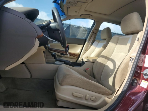 2010 Honda Accord EX z VIN 1HGCP2F72AA003813, wystawiony jako Copart lot #60043505 z przebiegiem 111 774 mil mil oraz Czysty tytuł • Clean title. Historia ofert i sprzedaży dostępna na DreamBid. Obrazek 7.