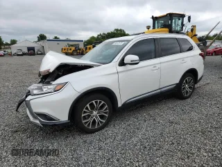2018 Mitsubishi Outlander SE z VIN JA4AD3A32JZ044690, wystawiony jako Copart lot #64697675 z przebiegiem 77 464 mil mil oraz Szkoda całkowita • Salvage title. Historia ofert i sprzedaży dostępna na DreamBid. Obrazek 1.
