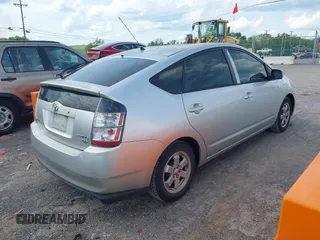 2004 Toyota Prius with VIN JTDKB20U140043642, listed as a IAAI auction lot 42116362 with 192,987 mi miles. Bid and sale history available at carsss.com. Image 4.