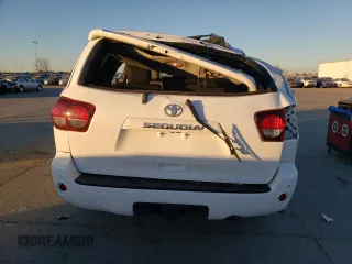 2018 Toyota Sequoia SR5 with VIN 5TDBY5G19JS159062, listed as a Copart auction lot 88818325 with 60,623 mi miles and Salvage Title. Bid and sale history available at carsss.com. Image 6.