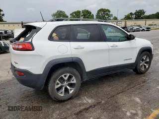 2017 Jeep Cherokee Trailhawk z VIN 1C4PJMBS3HW569628, wystawiony jako Copart lot #57105855 z przebiegiem 127 637 mil mil oraz Szkoda całkowita • Salvage title. Historia ofert i sprzedaży dostępna na DreamBid. Obrazek 3.