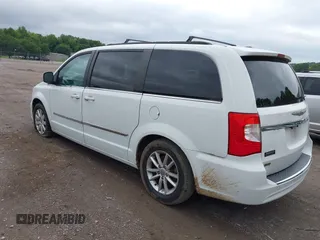 2014 Chrysler Town & Country Touring z VIN 2C4RC1BG4ER217613, wystawiony jako IAAI lot #42356408 z przebiegiem 218 906 mil mil oraz . Historia ofert i sprzedaży dostępna na DreamBid. Obrazek 3.