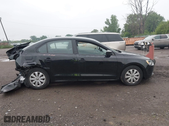 2014 Volkswagen Jetta S with VIN 3VW2K7AJ7EM435702, listed as a IAAI auction lot 42434400 with 117,953 mi miles and . Bid and sale history available at DreamBid. Image 13.
