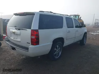 2009 Chevrolet Suburban LTZ with VIN 1GNFK36349R289729, listed as a IAAI auction lot 41638016 with 187,674 mi miles. Bid and sale history available at carsss.com. Image 4.