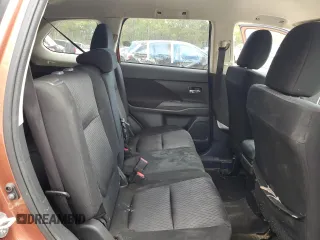 2014 Mitsubishi Outlander SE z VIN JA4AD3A35EZ018395, wystawiony jako Copart lot #51645775 z przebiegiem 159 641 mil mil oraz Szkoda całkowita • Salvage title. Historia ofert i sprzedaży dostępna na DreamBid. Obrazek 11.