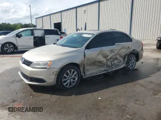 2013 Volkswagen Jetta Sedan SE with VIN 3VWDP7AJ6DM212978, listed as a Copart auction lot 52111355 with 210,114 mi miles and Salvage Title. Bid and sale history available at carsss.com. Image 1.