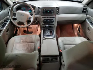 2007 Jeep Grand Cherokee Laredo with VIN 1J8GR48K77C631153, listed as a Copart auction lot 49797075 with 192,138 mi miles and Clean Title. Bid and sale history available at carsss.com. Image 8.
