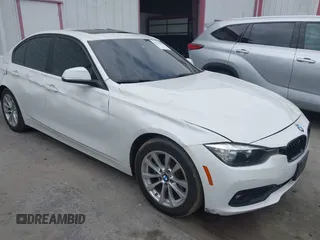 2017 BMW 3 Series 320i z VIN WBA8E1G37HNU16875, wystawiony jako IAAI lot #42379083 z przebiegiem 115 591 mil mil oraz . Historia ofert i sprzedaży dostępna na DreamBid. Obrazek 1.