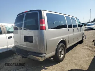2007 Chevrolet Express Passenger with VIN 1GAHG35U971182578, listed as a Copart auction lot 63340025 with 166,667 mi miles and Salvage title. Bid and sale history available at DreamBid. Image 3.