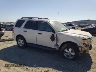 2012 Ford Escape XLT z VIN 1FMCU9DG5CKC08988, wystawiony jako Copart lot #60741765 z przebiegiem 93 114 mil mil oraz Czysty tytuł • Clean title. Historia ofert i sprzedaży dostępna na DreamBid. Obrazek 4.