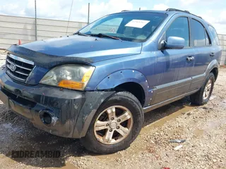 2007 Kia Sorento LX z VIN KNDJD736275669319, wystawiony jako IAAI lot #42369267 z przebiegiem 248 999 mil mil oraz . Historia ofert i sprzedaży dostępna na DreamBid. Obrazek 2.