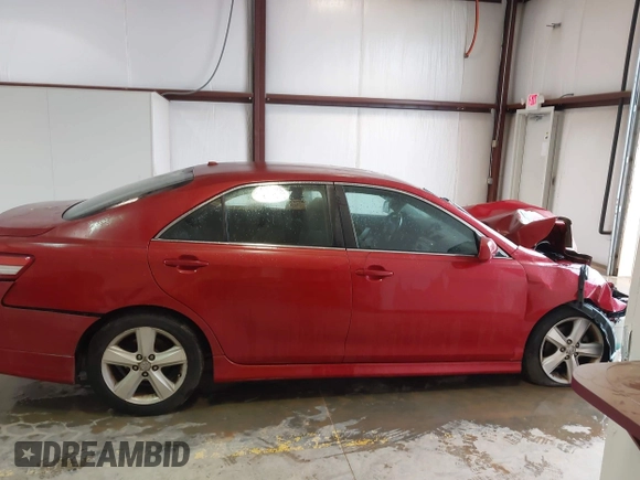 2011 Toyota Camry LE z VIN 4T1BF3EK6BU129712, wystawiony jako IAAI lot #42236451 z przebiegiem 205 126 mil mil oraz . Historia ofert i sprzedaży dostępna na DreamBid. Obrazek 12.