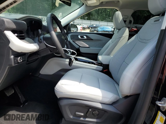 2025 Ford Explorer with VIN 1FMWK7HC1SGB97312, listed as a Copart auction lot 59141115 with 4 mi miles and Salvage title. Bid and sale history available at DreamBid. Image 7.