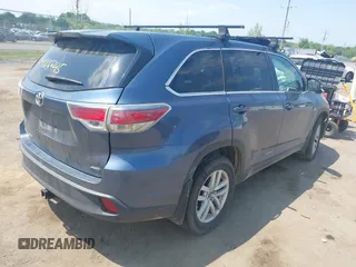 2016 Toyota Highlander LE z VIN 5TDBKRFH3GS226769, wystawiony jako IAAI lot #42156245 z przebiegiem 100 677 mil mil oraz . Historia ofert i sprzedaży dostępna na DreamBid. Obrazek 4.