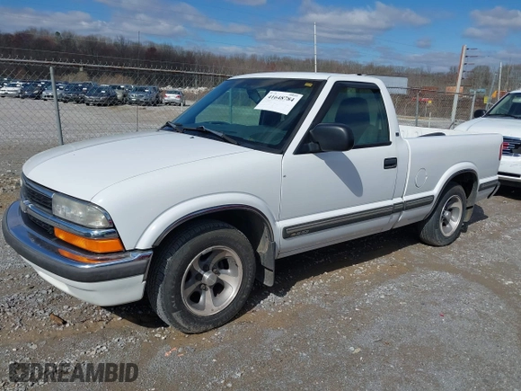 1998 Chevrolet S-10 with VIN 1GCCS1447WK260094, listed as a IAAI auction lot 41648784 with 173,562 mi miles. Bid and sale history available at carsss.com. Image 2.
