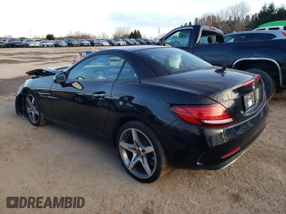 2020 Mercedes-Benz SLC 300 z VIN W1KPK3JA7LF171157, wystawiony jako Copart lot #83157894 z przebiegiem Nie podano mil oraz Szkody całkowita. Historia ofert i sprzedaży dostępna na DreamBid. Obrazek 2.