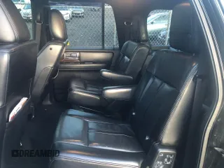 2017 Lincoln Navigator Select z VIN 5LMJJ3JT7HEL07796, wystawiony jako Copart lot #83120394 z przebiegiem 371 679 mil mil oraz Czysty tytuł • Clean title. Historia ofert i sprzedaży dostępna na DreamBid. Obrazek 8.