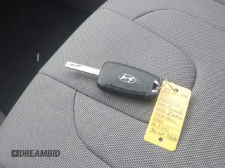 2025 Hyundai Elantra SE z VIN KMHLL4DG6SU987701, wystawiony jako IAAI lot #42214567 z przebiegiem 3 480 mil mil oraz . Historia ofert i sprzedaży dostępna na DreamBid. Obrazek 11.