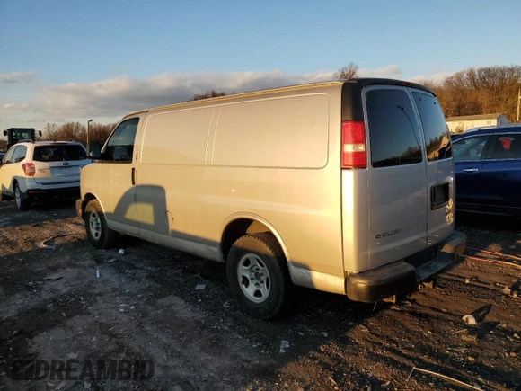 2005 Chevrolet Express Cargo z VIN 1GCFG15T251234110, wystawiony jako Copart lot #88493575 z przebiegiem Nie podano mil oraz Szkoda całkowita • Salvage title. Historia ofert i sprzedaży dostępna na DreamBid. Obrazek 2.