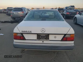 1990 Mercedes-Benz 300 CE with VIN WDBEA51D3LB226154, listed as a Copart auction lot 88838675 with 118,864 mi miles and Clean Title. Bid and sale history available at DreamBid. Image 6.