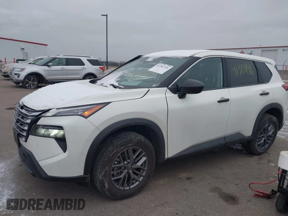 2024 Nissan Rogue S with VIN 5N1BT3ABXRC685066, listed as a IAAI auction lot 41381146 with 8,377 mi miles. Bid and sale history available at carsss.com. Image 2.